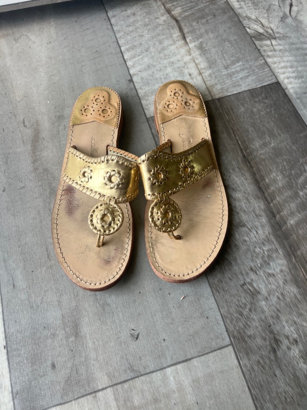 Reposhing Jack Roger’s women’s size 10